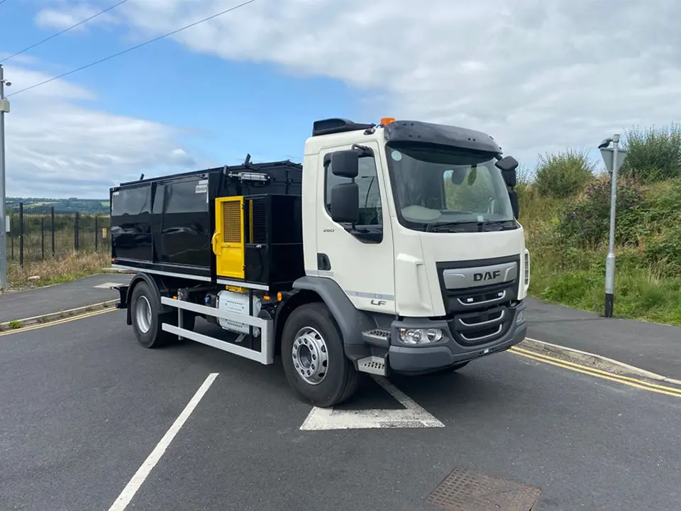 Image of a marvtech 18t hot box, one of many hotboxes for hire on the road.